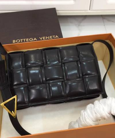Сумка Bottega Veneta Padded Cassette Bag